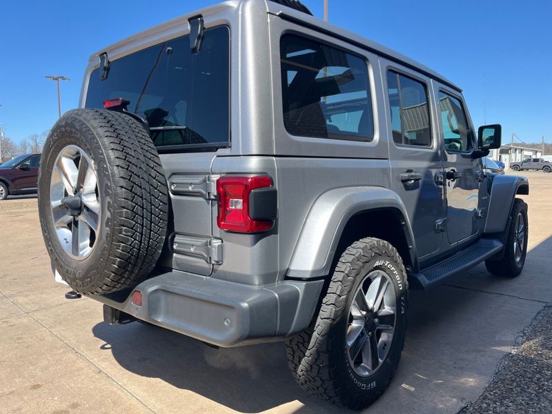 2019 Jeep Wrangler Unlimited SaharaImage 10