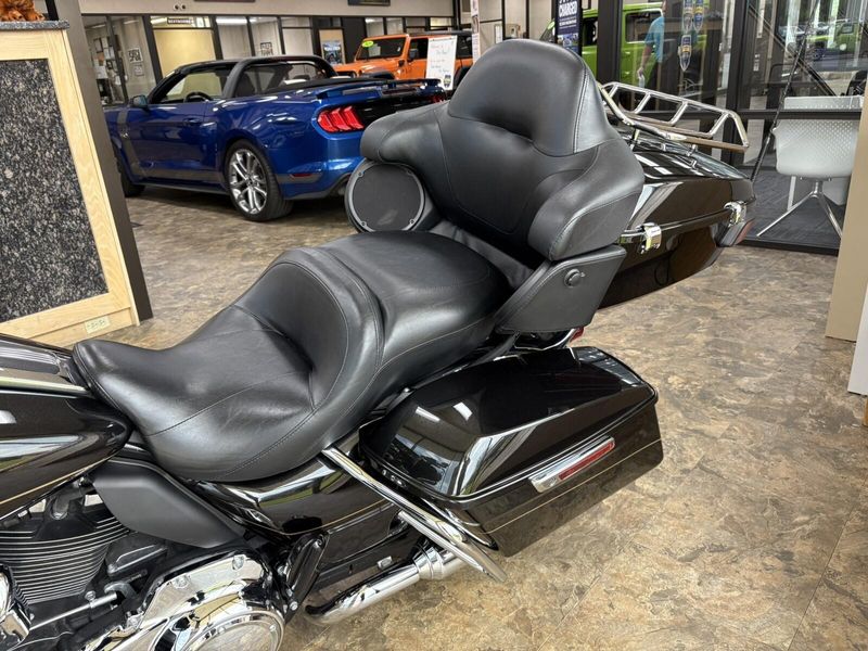 2017 Harley-Davidson Flhtkl Ultra Limited LowImage 15