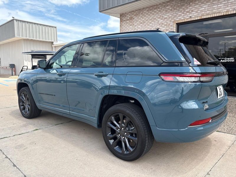 New 2026 Jeep Grand Cherokee Limited Reserve 4x4Image 12