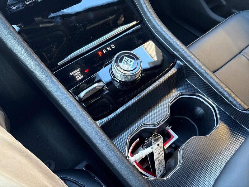 New 2025 Jeep Grand Cherokee Limited 4x4Image 25