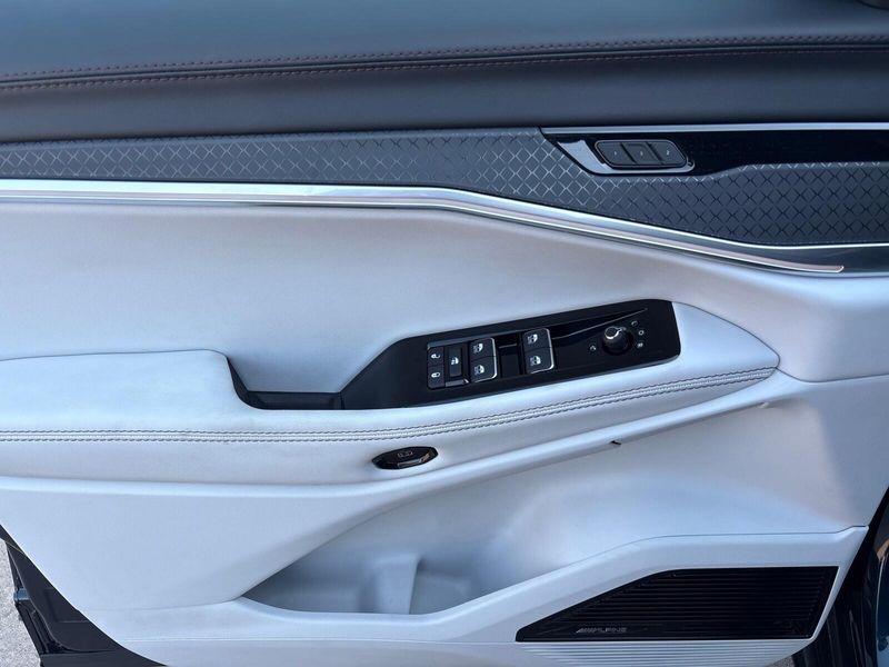 2025 Jeep Wagoneer S Wagoneer S LimitedImage 13
