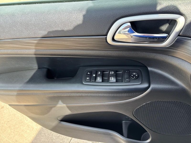 Used 2020 Jeep Grand Cherokee AltitudeImage 13