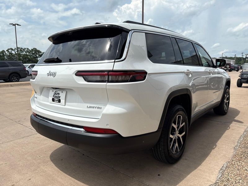 New 2025 Jeep Grand Cherokee L Limited 4x4Image 11