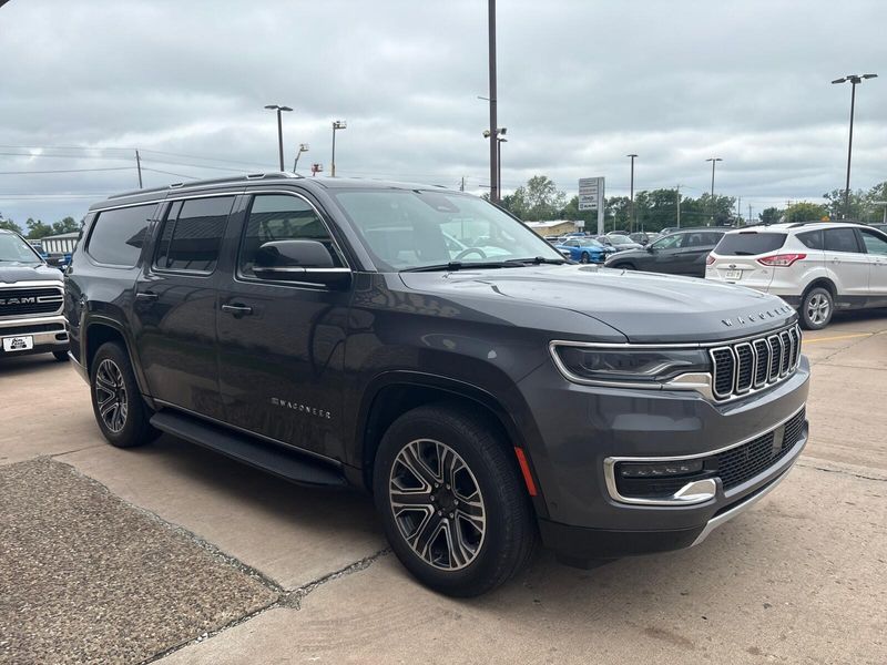 2023 Jeep Wagoneer L Series IIImage 8