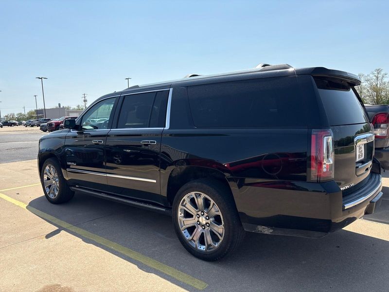 2016 GMC Yukon XL DenaliImage 6