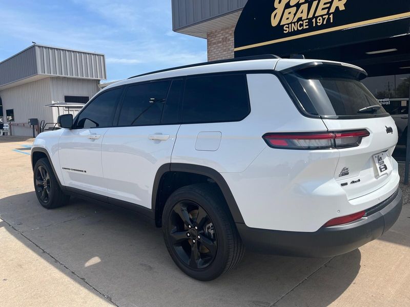 2021 Jeep Grand Cherokee L AltitudeImage 11