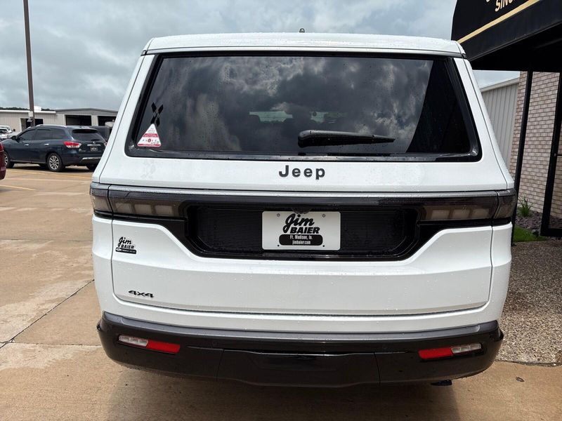 2026 Jeep Grand Wagoneer 4x4Image 10