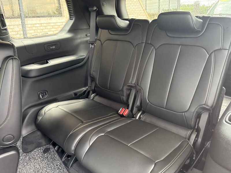 New 2026 Jeep Grand Cherokee L 85th Anniversary Edition 4x4Image 6