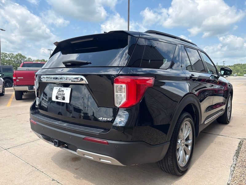 Used 2024 Ford Explorer XLTImage 9