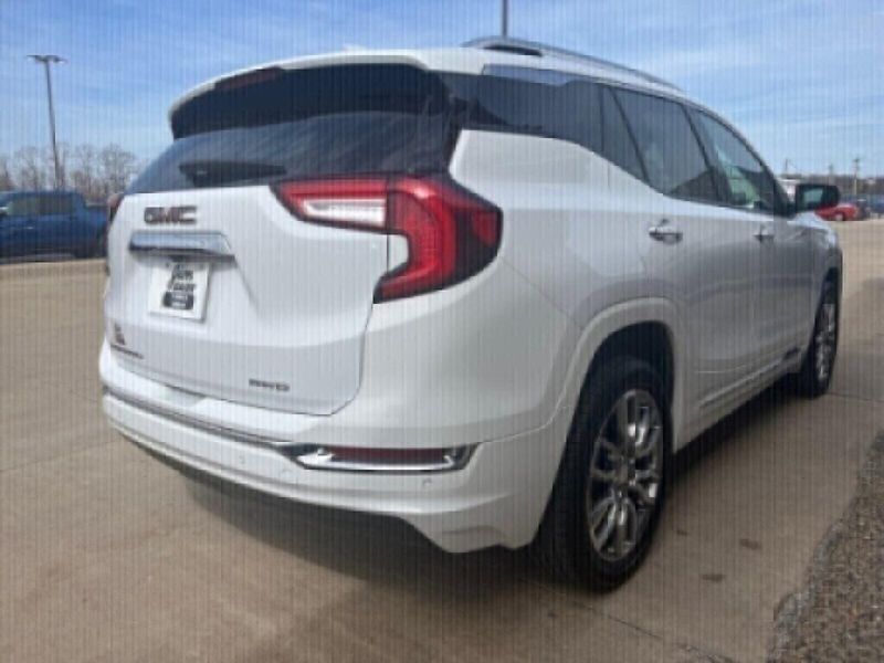 2022 GMC Terrain DenaliImage 9