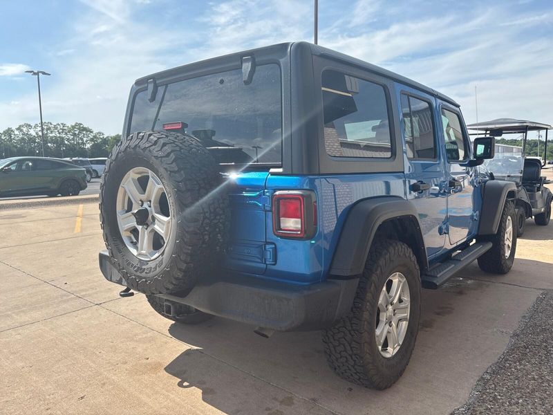 Used 2021 Jeep Wrangler Unlimited SportImage 9