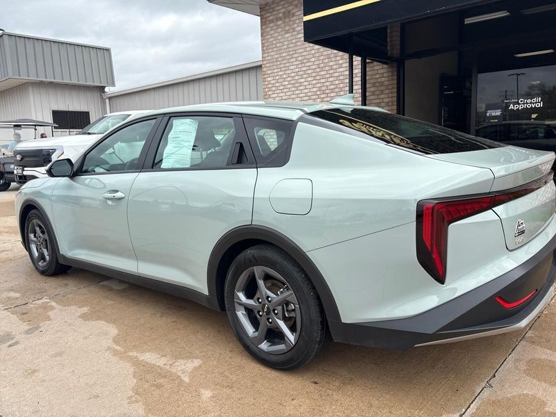 Used 2025 Kia K4 LXImage 10