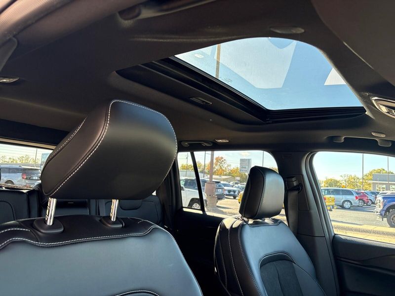 New 2025 Jeep Grand Cherokee Altitude X 4x4Image 8