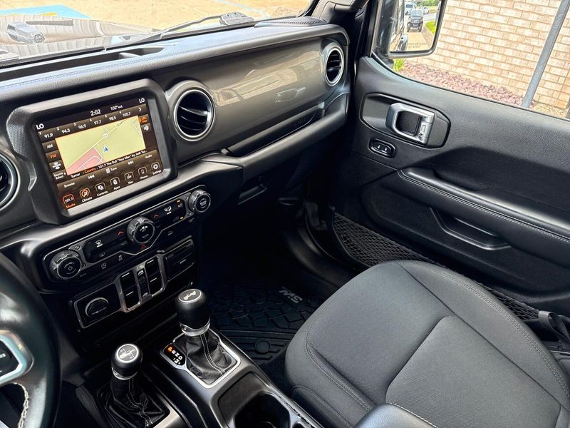 Used 2021 Jeep Wrangler Unlimited SaharaImage 16