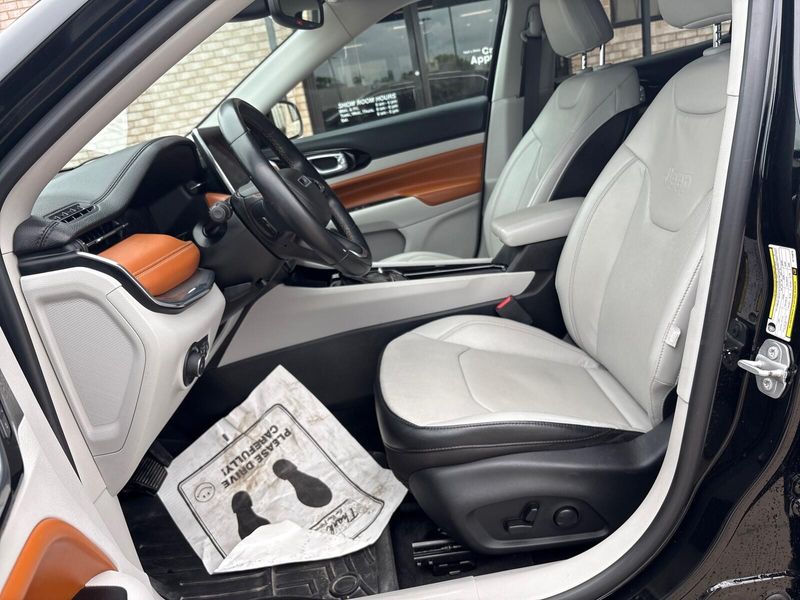 2022 Jeep Compass LimitedImage 3