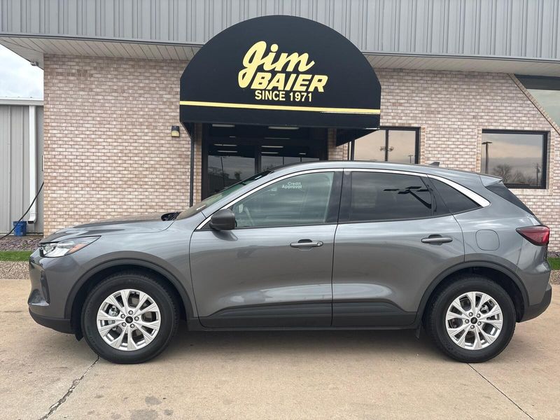 Used 2024 Ford Escape ActiveImage 2