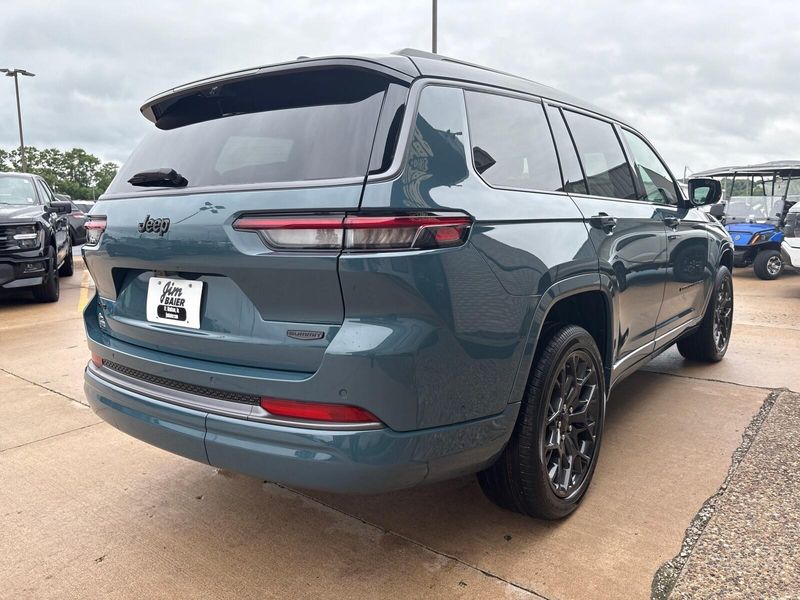 New 2026 Jeep Grand Cherokee L Summit 4x4Image 11