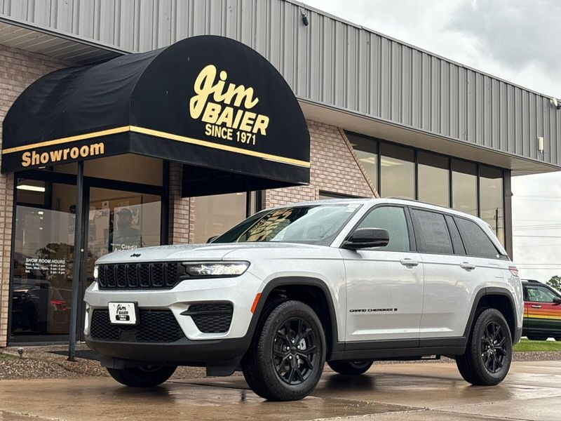 2025 Jeep Grand Cherokee Altitude X 4x4Image 1