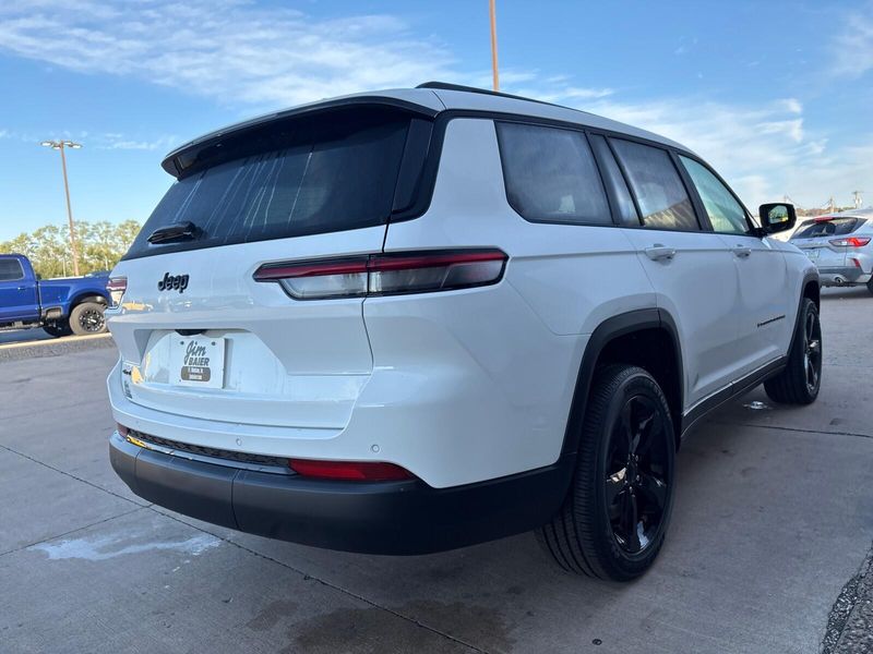 New 2025 Jeep Grand Cherokee L Altitude X 4x4Image 10