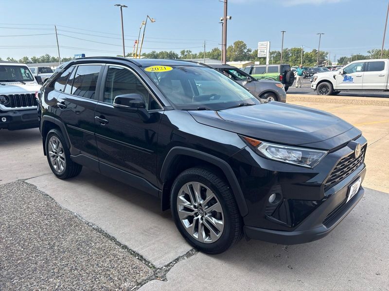 Used 2021 Toyota RAV4 XLE PremiumImage 7