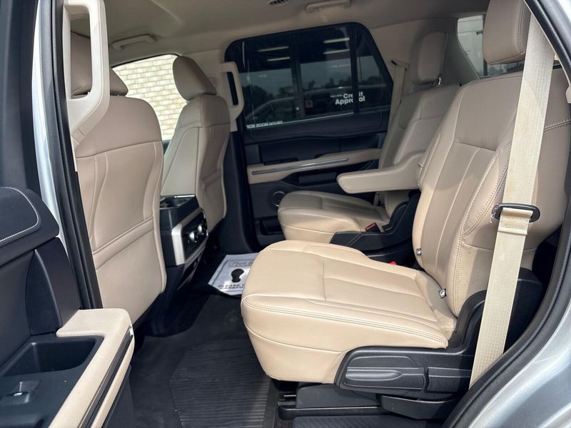 2022 Ford Expedition XLTImage 4