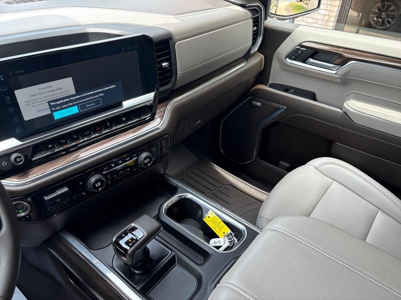 Used 2024 Chevrolet Silverado 1500 RSTImage 11