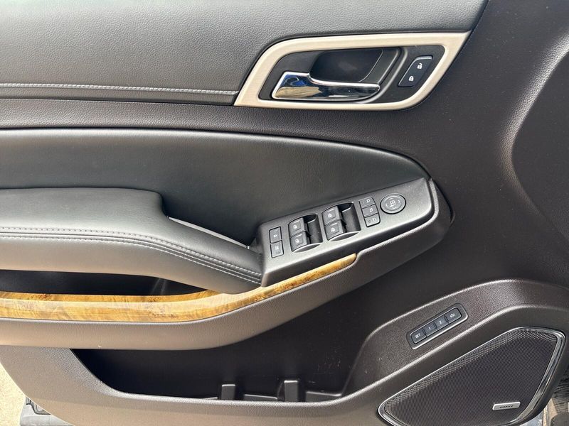 2016 GMC Yukon XL DenaliImage 18