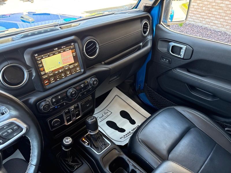 Used 2022 Jeep Wrangler 4xE Unlimited SaharaImage 17