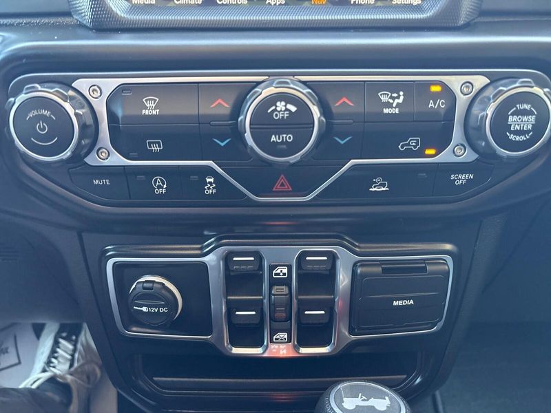 Used 2021 Jeep Wrangler Unlimited SaharaImage 20