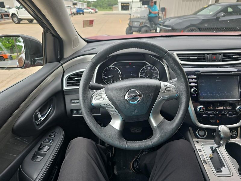 2016 Nissan Murano PlatinumImage 17