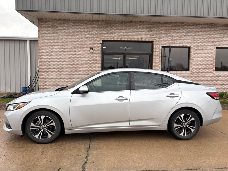 Used 2022 Nissan Sentra SVImage 2