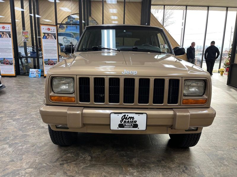 1999 Jeep Cherokee ClassicImage 2