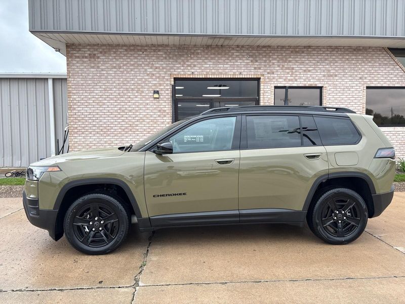 New 2026 Jeep Cherokee Limited Altitude 4x4Image 2