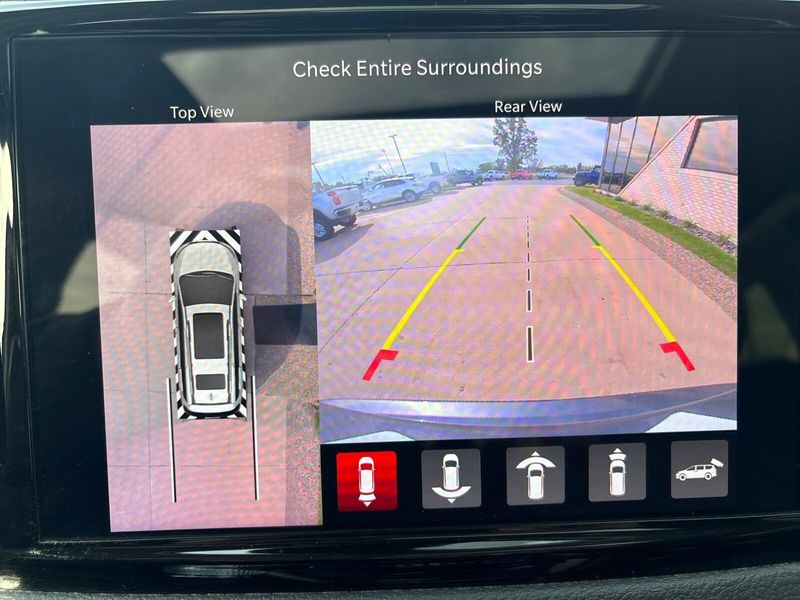 Used 2023 Chrysler Pacifica LimitedImage 23