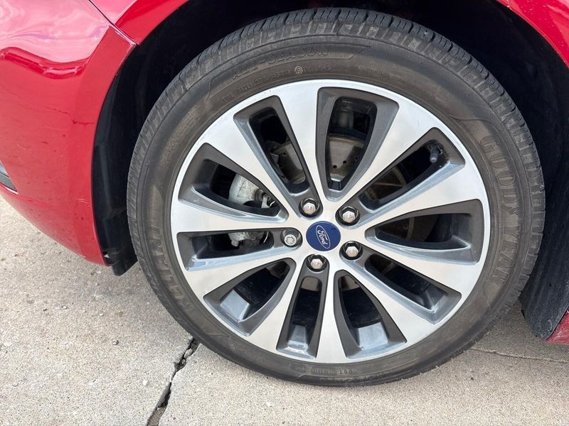 Used 2020 Ford Fusion SEImage 11