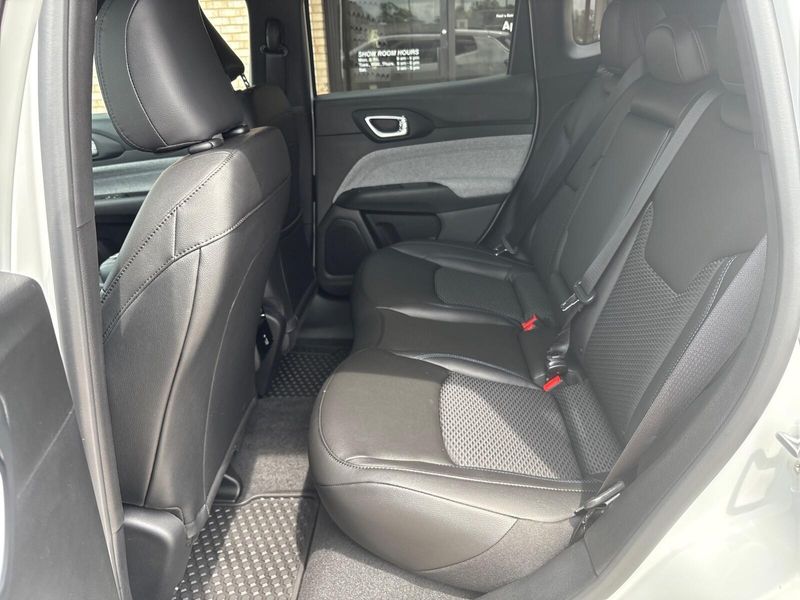 2025 Jeep Compass Latitude 4x4Image 4