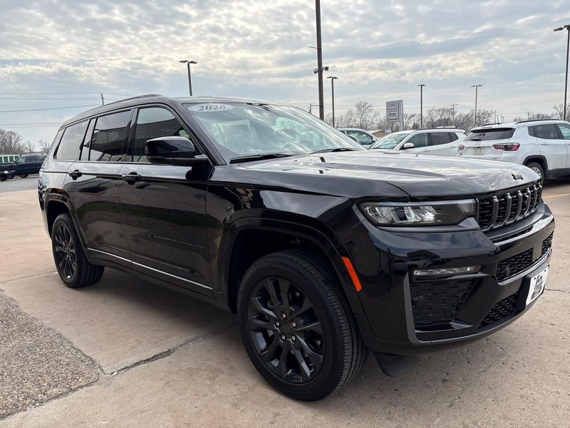 New 2026 Jeep Grand Cherokee L Limited Reserve 4x4Image 9