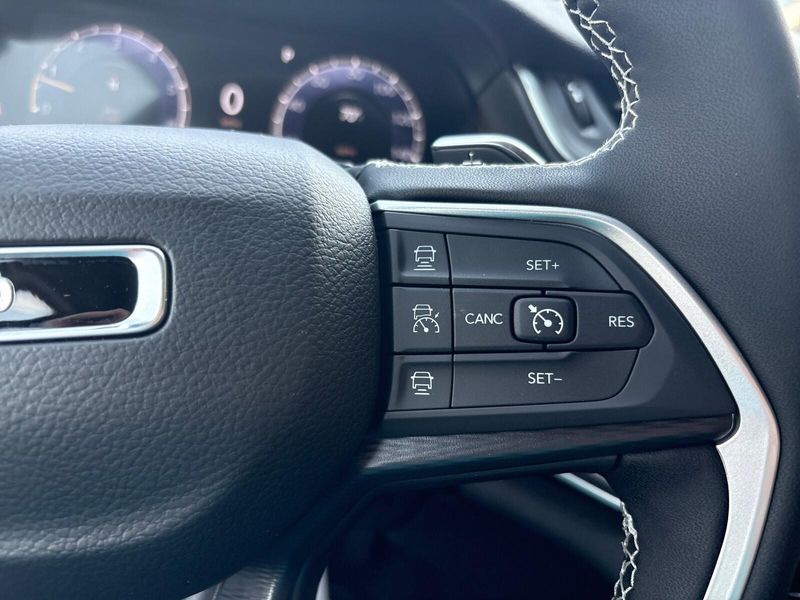 2025 Jeep Grand Cherokee Altitude X 4x4Image 15
