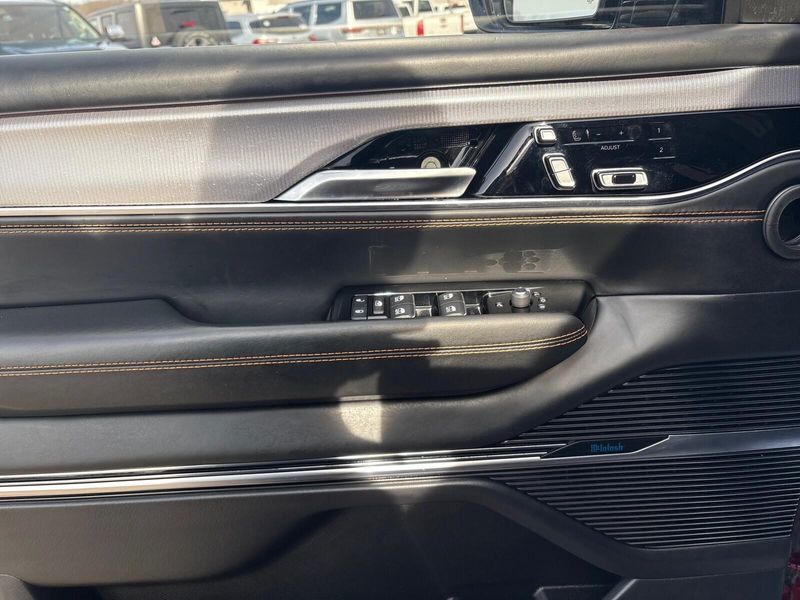 2022 Jeep Grand Wagoneer Series IIIImage 18