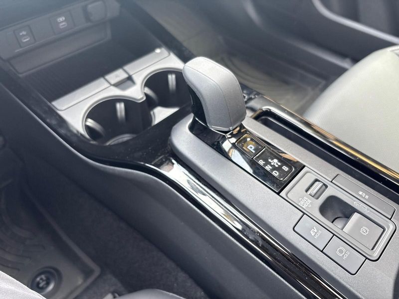 2024 Toyota Prius XLEImage 19