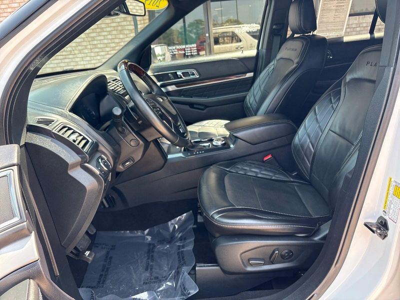 2019 Ford Explorer PlatinumImage 3