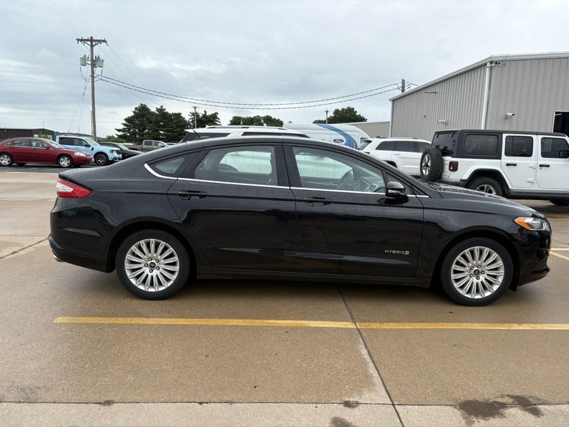 Used 2014 Ford Fusion Hybrid SE HybridImage 6
