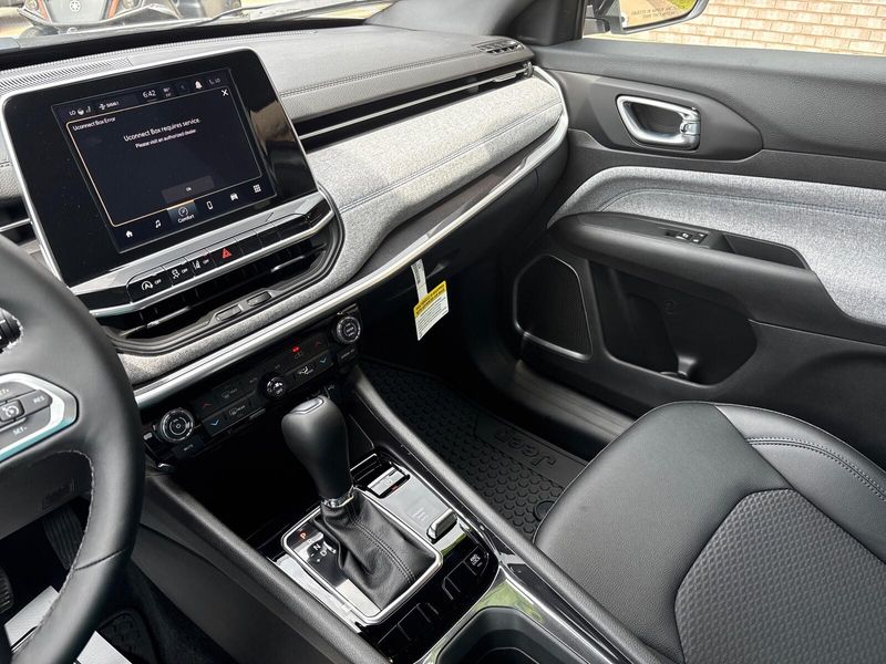 2025 Jeep Compass Latitude 4x4Image 15