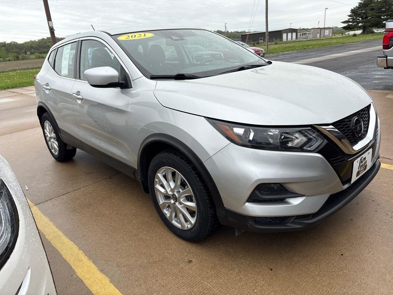 2021 Nissan Rogue Sport SImage 3