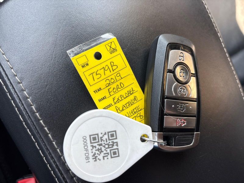 Used 2019 Ford Explorer PlatinumImage 28