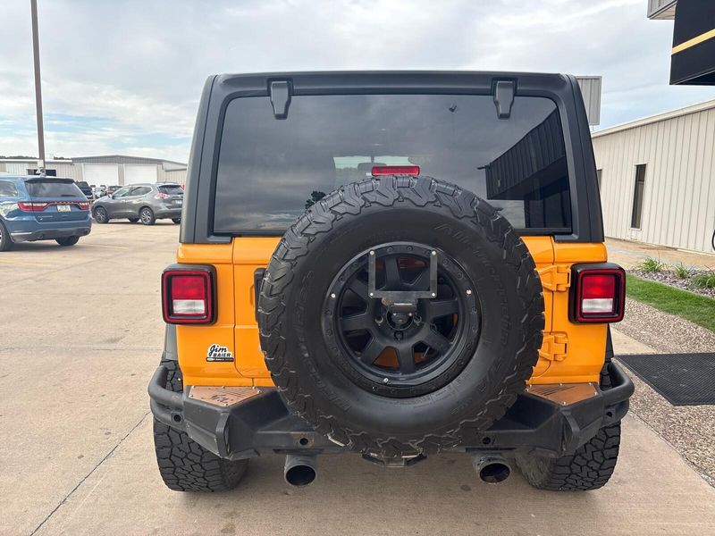 Used 2018 Jeep Wrangler Unlimited SportImage 9
