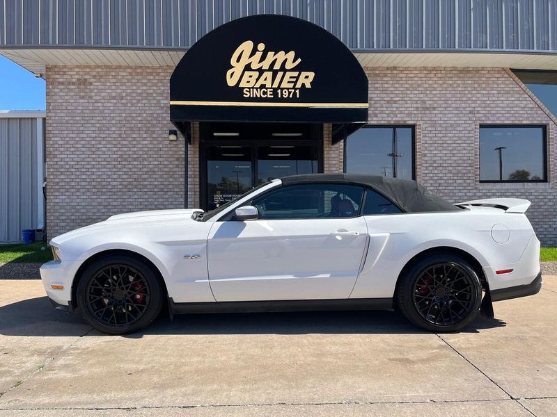 2011 Ford Mustang GTImage 2