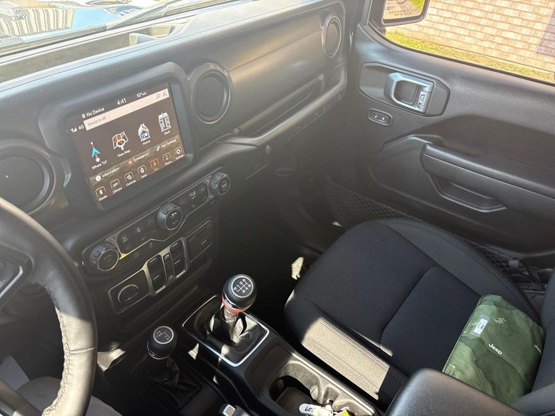 Used 2023 Jeep Wrangler WillysImage 16
