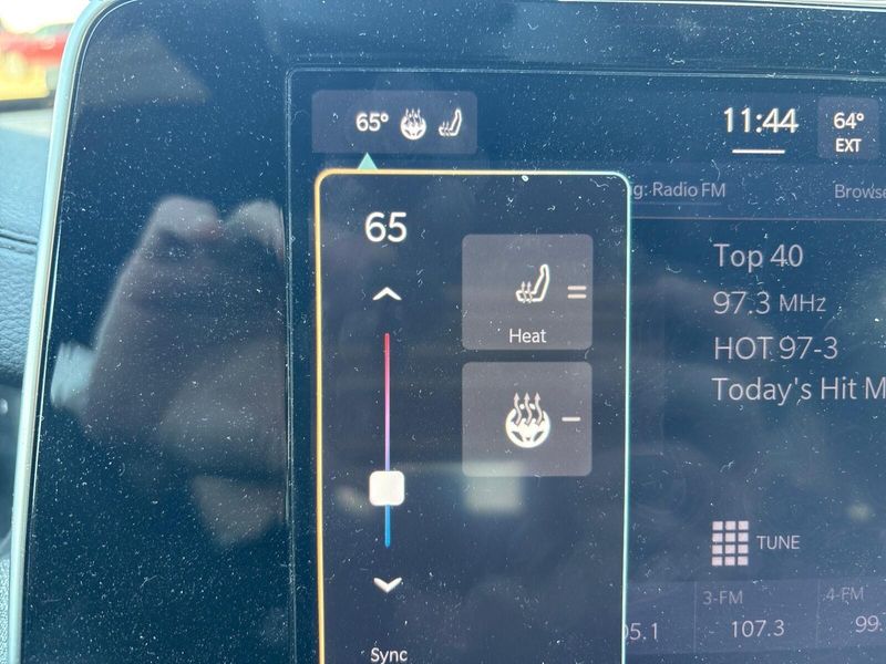 Used 2025 Jeep Compass LatitudeImage 14