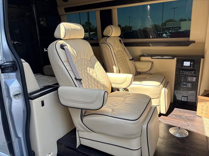 Used 2019 Mercedes-Benz Sprinter 3500XD Chassis Image 26